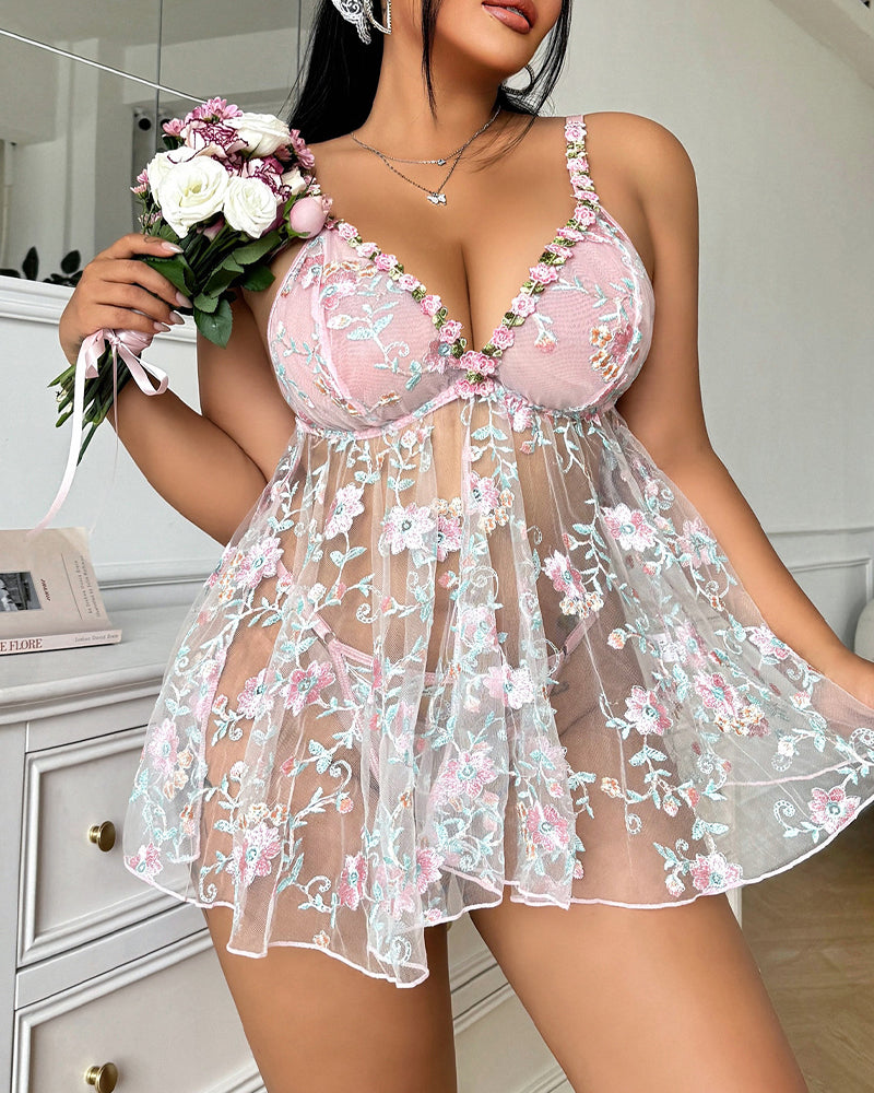 Plus Size Sexy Deep V Floral Lace See-Through Mesh Nightgown Set